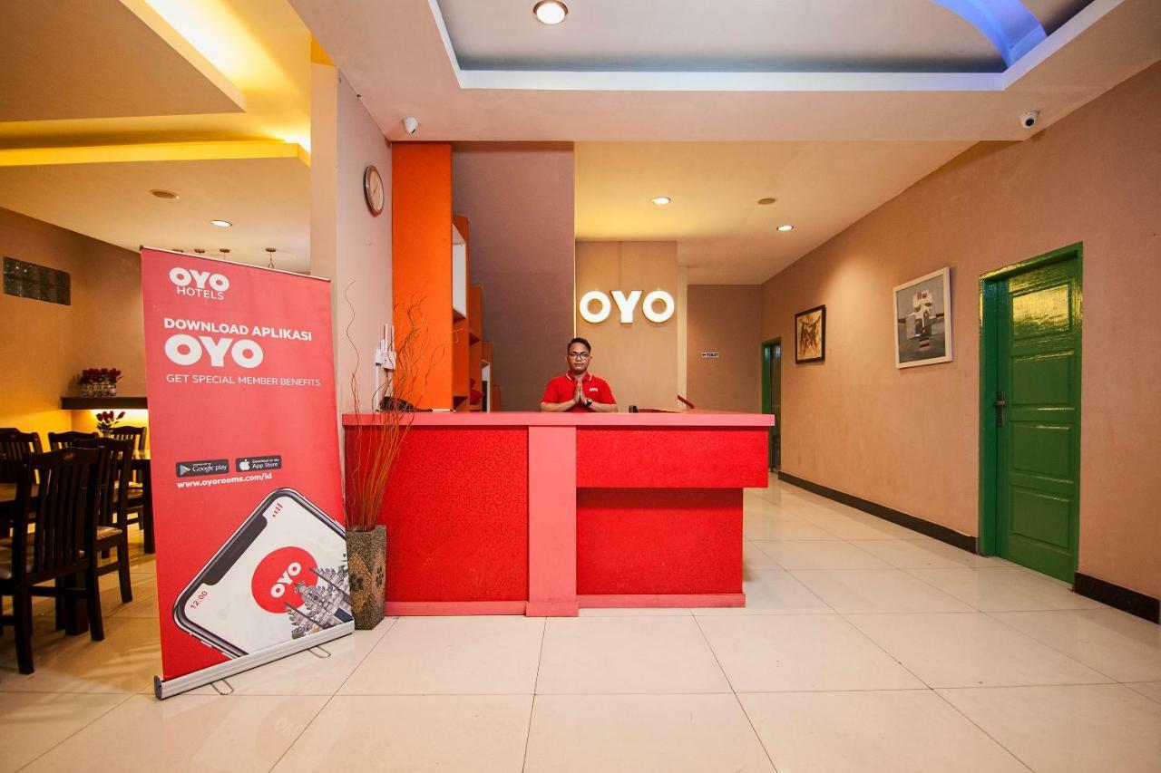 Oyo 529 Hotel Paninda Медан Екстериор снимка