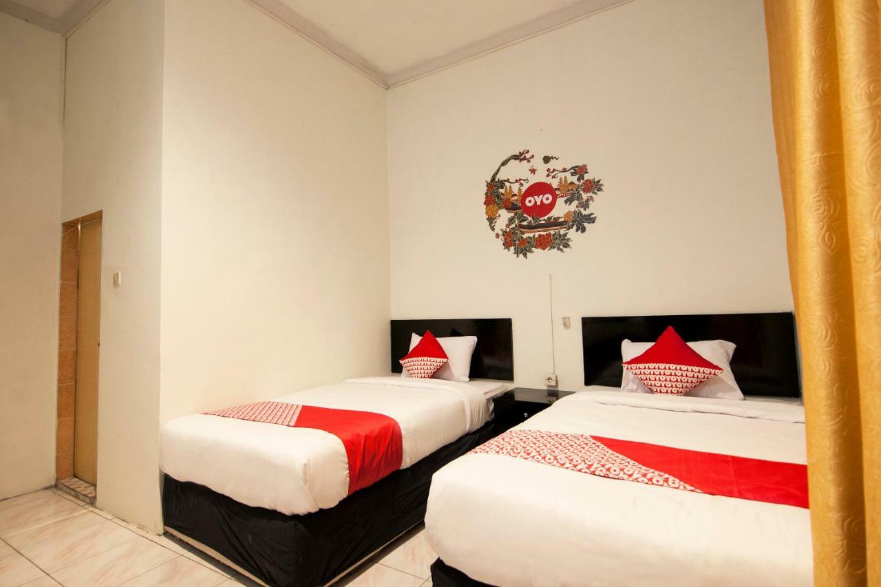 Oyo 529 Hotel Paninda Медан Екстериор снимка