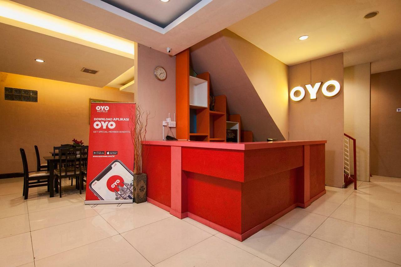 Oyo 529 Hotel Paninda Медан Екстериор снимка