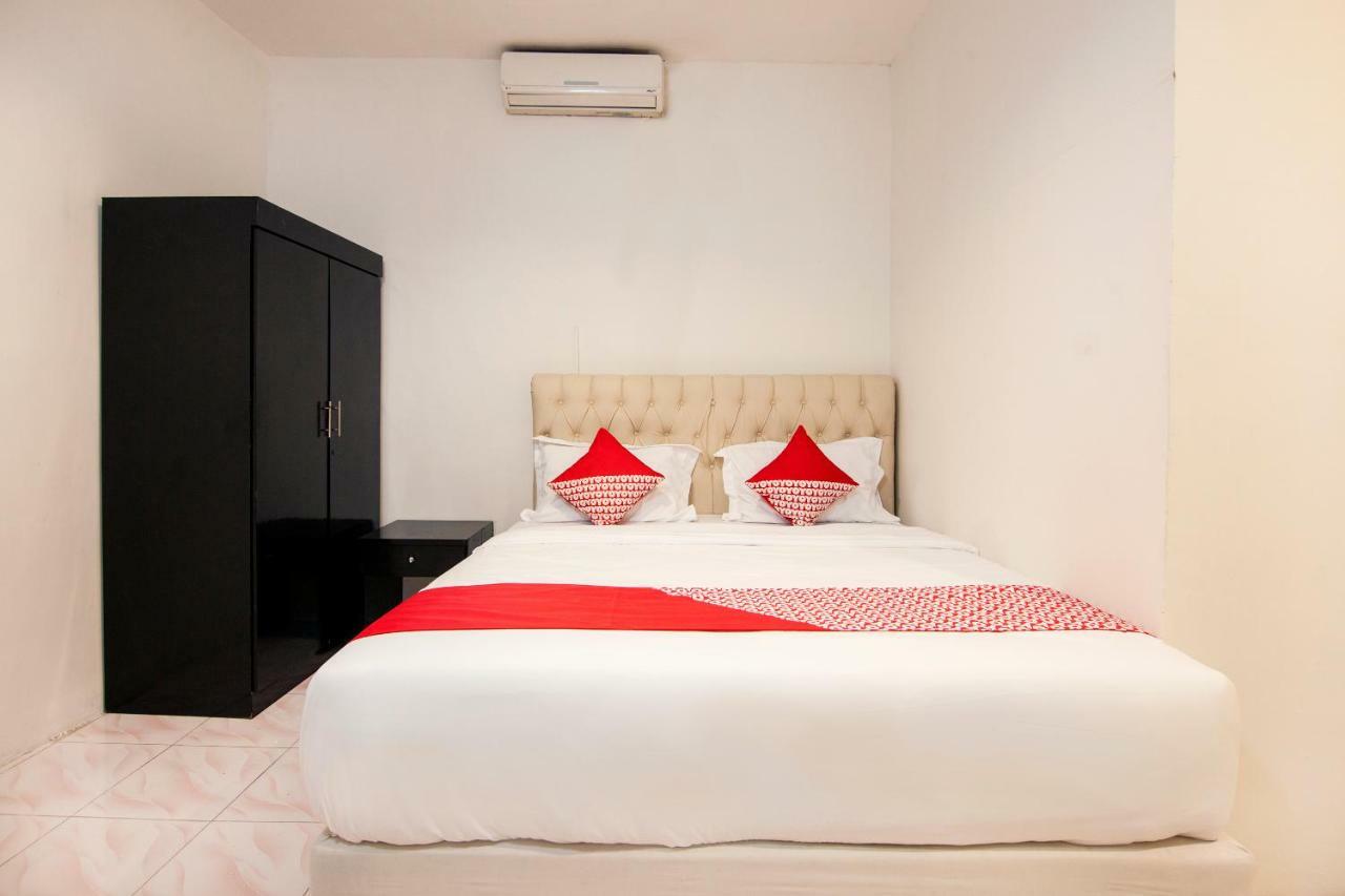 Oyo 529 Hotel Paninda Медан Екстериор снимка